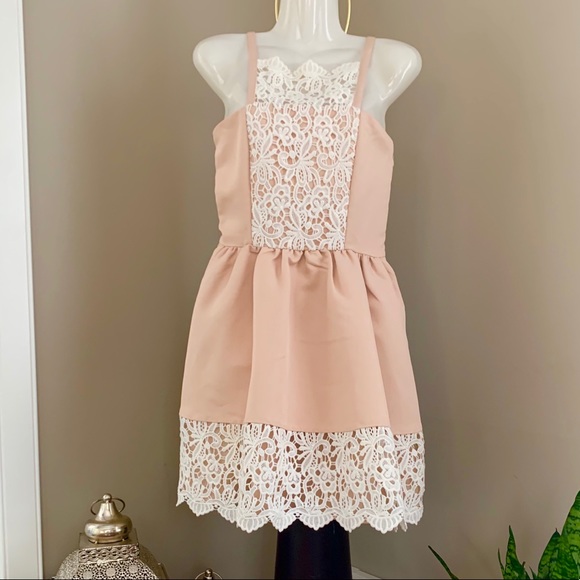 English Factory Dresses & Skirts - 🆕 ENGLISH FACTORY Sleeveless Lace Contrast Dress